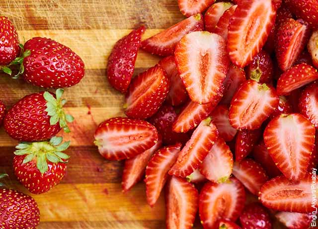 स्ट्रबेरी के को लागी हो? स्वादिष्ट लाभ संग एक फल