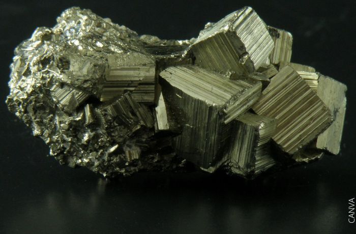 Pirit: bu maraqlı mineralın mənəvi mənası