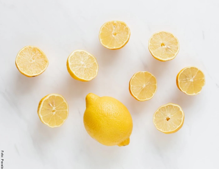 قناع الليمون والسكر لتقشير البشرة
