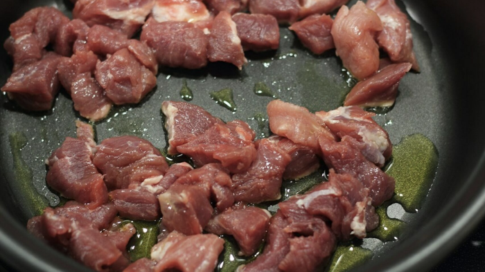 Cara membuat paella daging yang mudah dan lezat